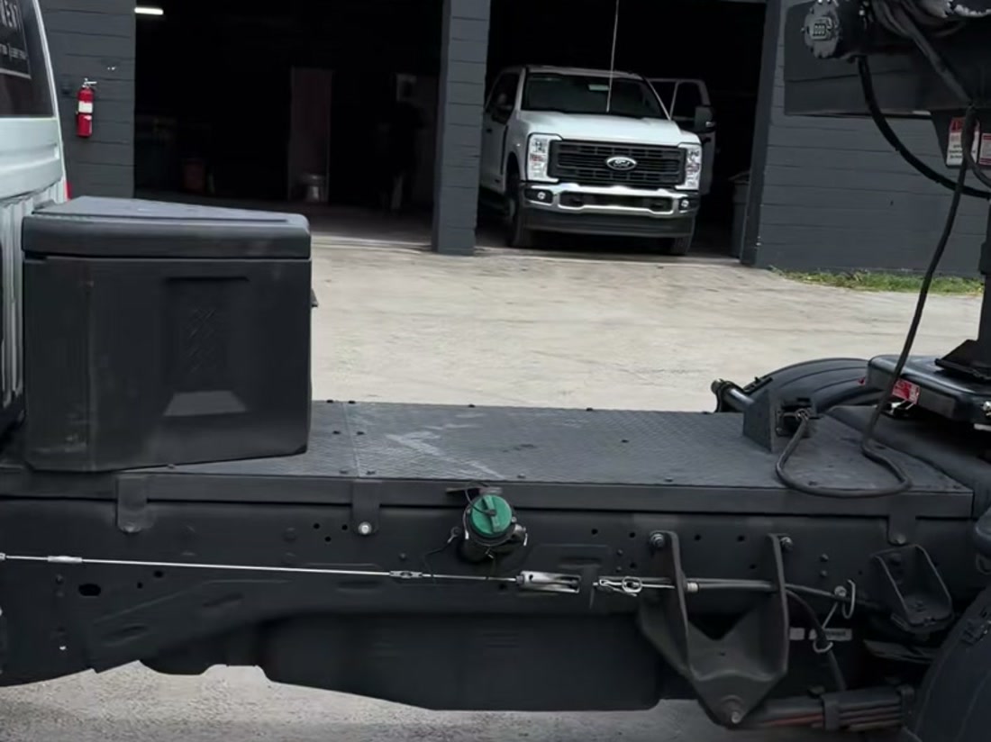 Commercial chassis with new bed
